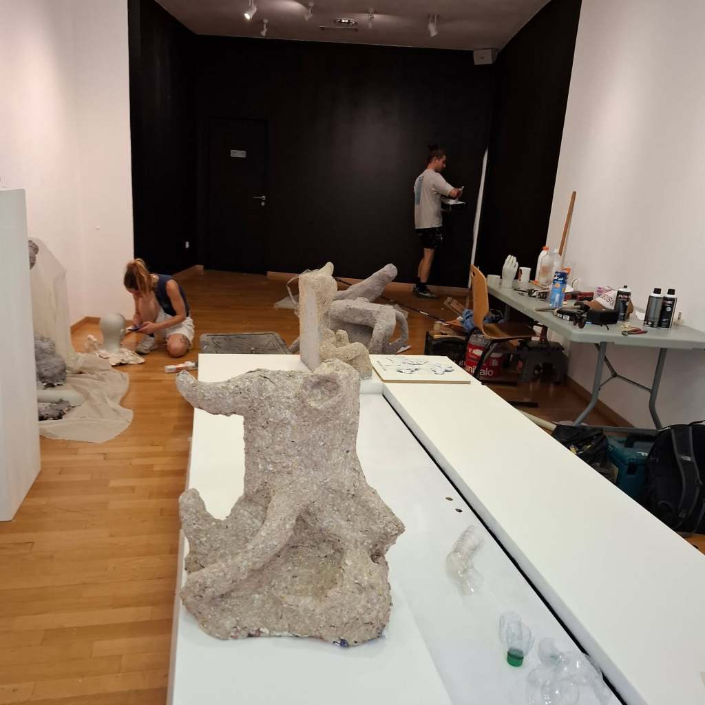 L’attribut alt de cette image est vide, son nom de fichier est 5985310262951137805-1024x1024.jpg.